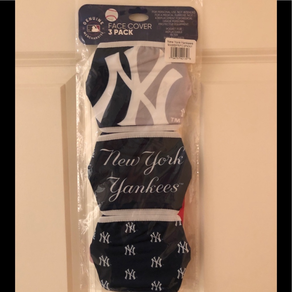 NWT MLB 3-pk masks